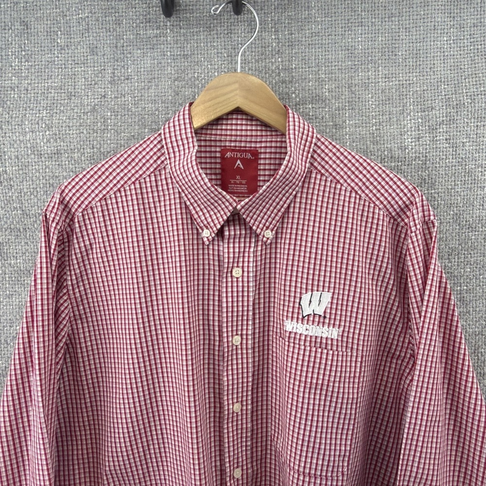 University of Wisconsin Badgers Antigua Mens XL  L/S Button Down Red White Check